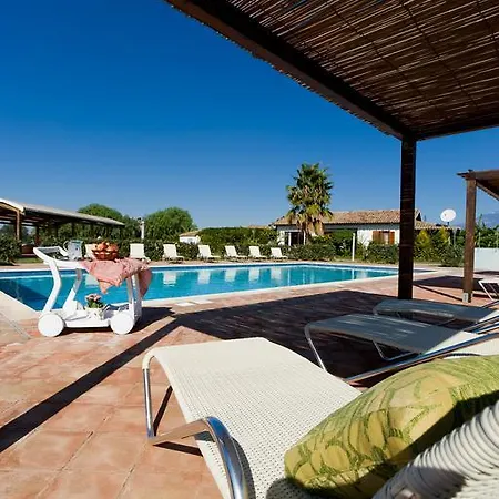 Orange Park - Agriturismo בית חווה *